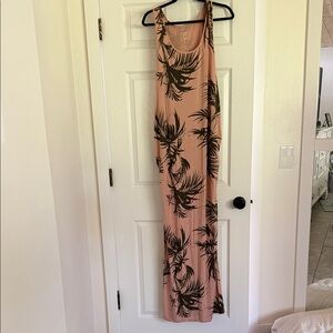 Isabel Maternity by Ingrid & Isabel Blush and Black Palm Maxi Dress